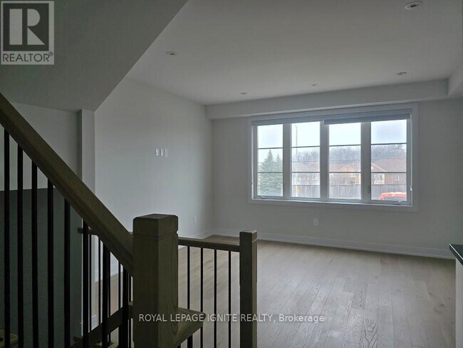 Building Photo - 5939 Saigon St