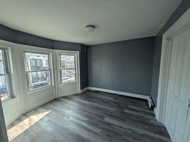 Foto del edificio - 245 Brooks St