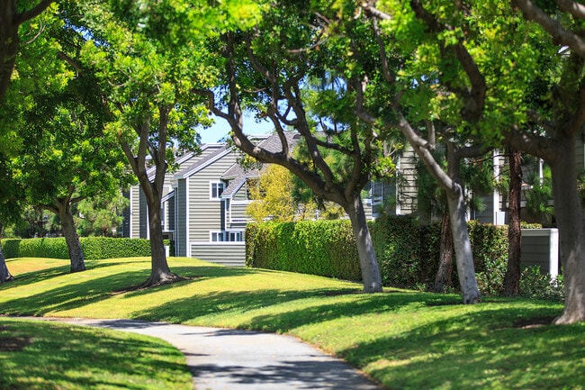 Building Photo - Windwood Glen Apartment Homes