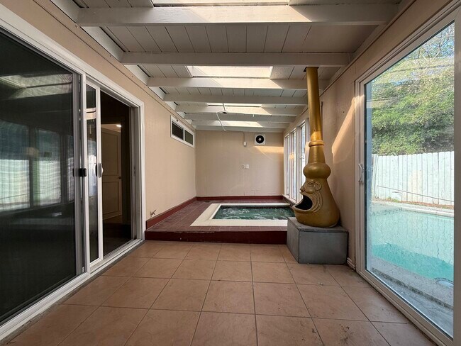 Sala de spa - 5343 Lemp Ave