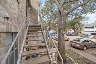 Building Photo - 10733 Braes Bend Dr