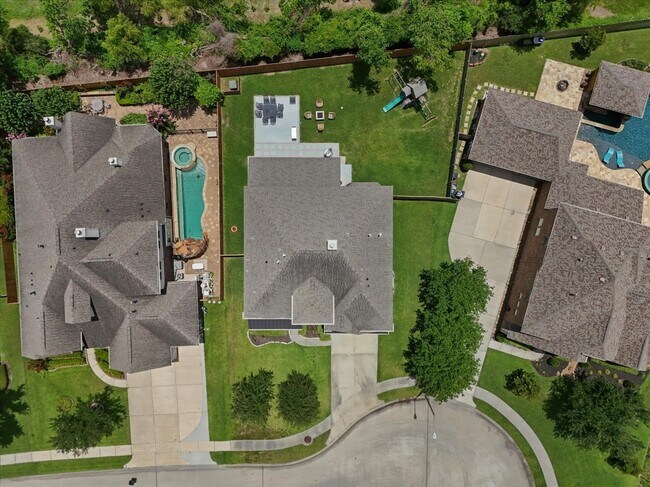 Foto del edificio - 2932 Hawkins Creek Ln