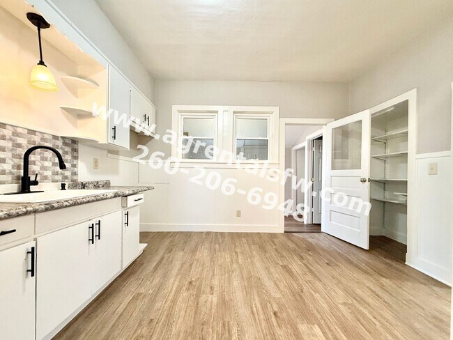 Foto del edificio - 615 S Jefferson St