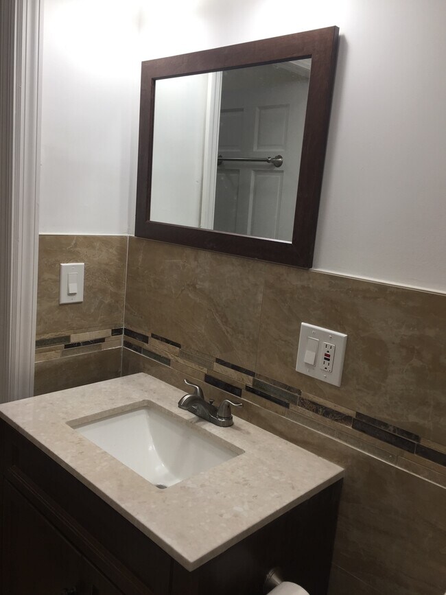 Foto del edificio - 8482 164th St