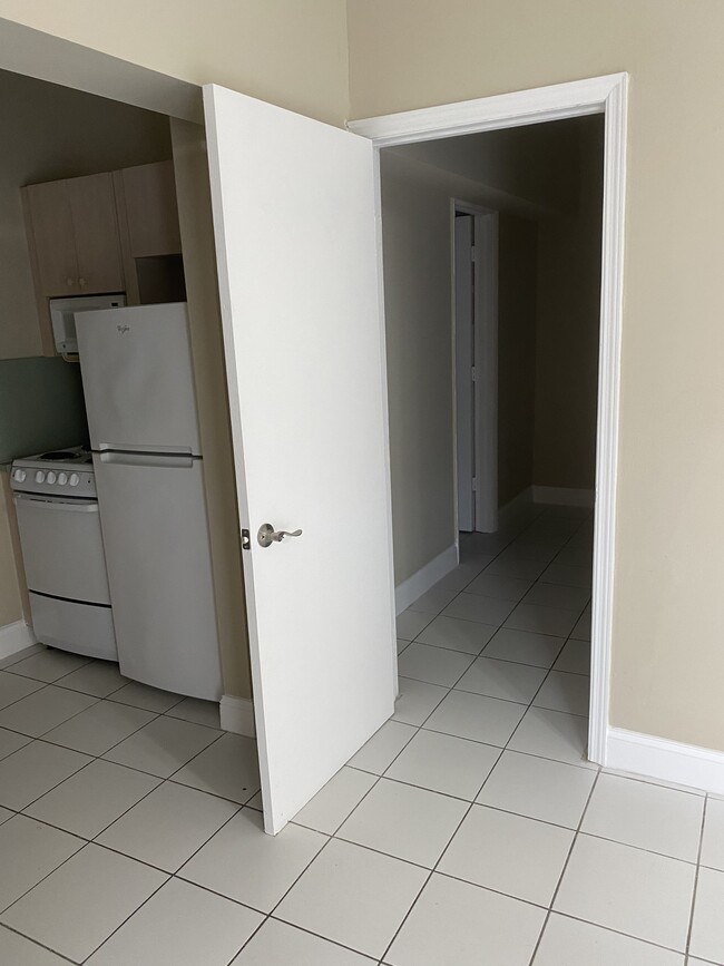 Foto del edificio - 201 W 50th St