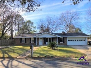 Building Photo - 203 Avalon Dr