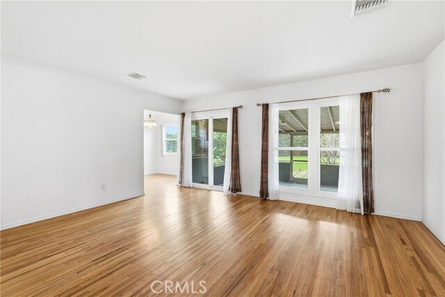 Foto del edificio - 15853 Romar St