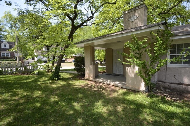 Building Photo - 1453 Clermont Ave