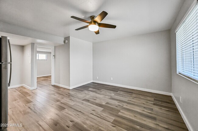 Building Photo - 3025 N 32nd St