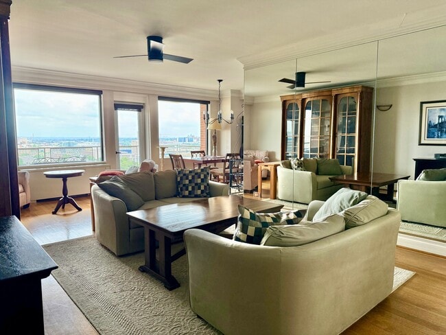 Living area and terrace - 4466 W Pine Blvd