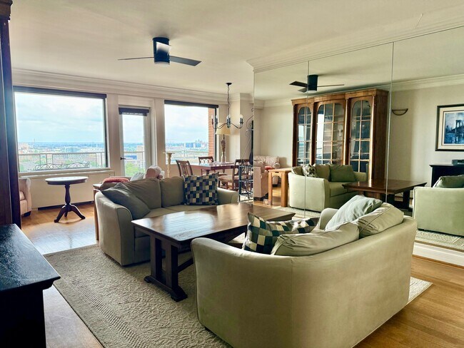 Living area and terrace - 4466 W Pine Blvd