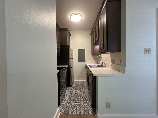 Foto del edificio - 515 E 8th St