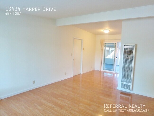 Foto del edificio - 13434 Harper Dr