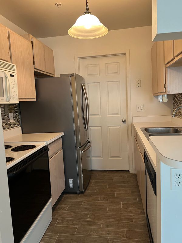 Building Photo - 22111 Atlantic Pointe