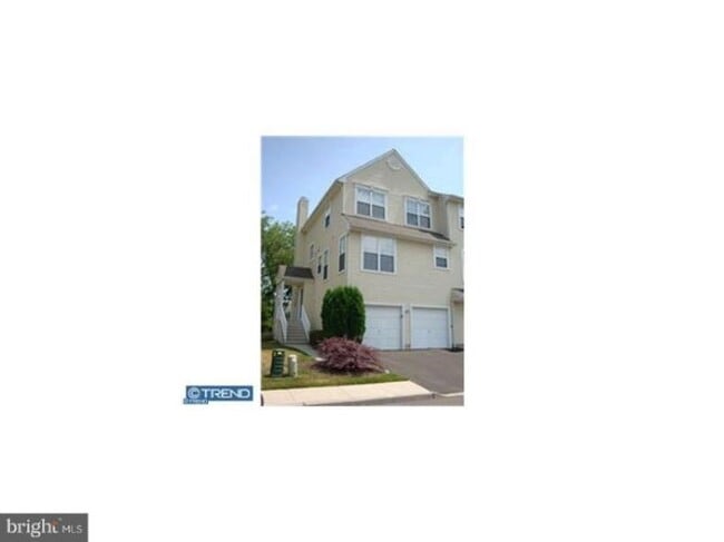 Building Photo - 7501 Juniper Ln
