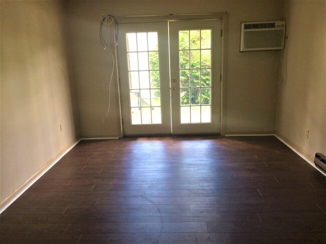 Foto del edificio - 1441 Cora Ln