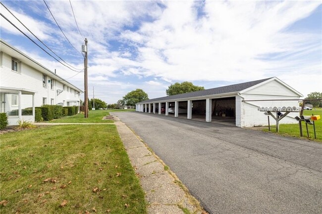 Building Photo - 5095 Emerson Rd