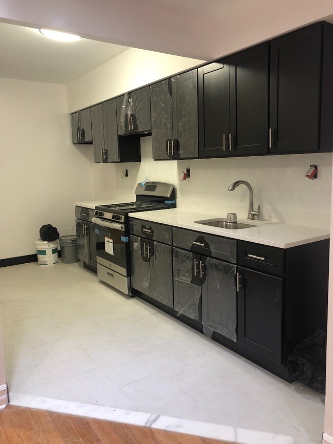 Building Photo - 3137 Sands Pl
