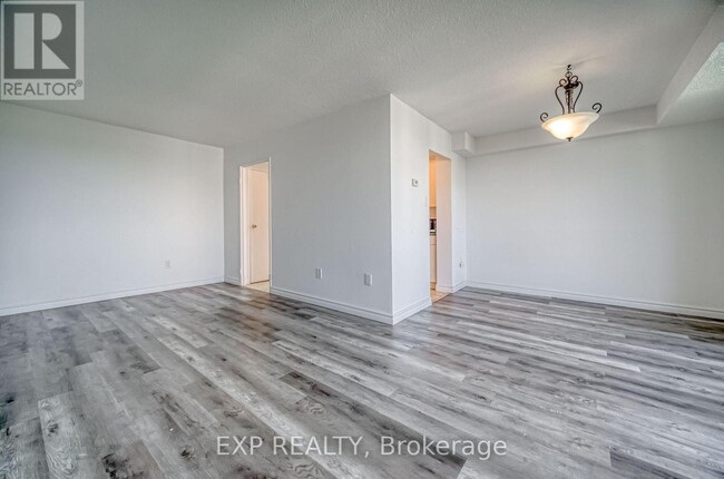 Building Photo - 10 Stonehill Ct