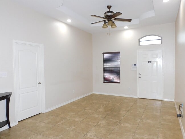 Building Photo - 1511 Cozumel Dr