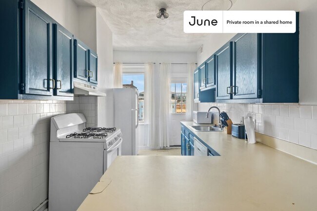 Foto del edificio - Room in Shared 4 bed/1 bath home in Allston