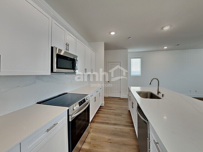 Building Photo - 9141 Fiesta Impatiens Ct