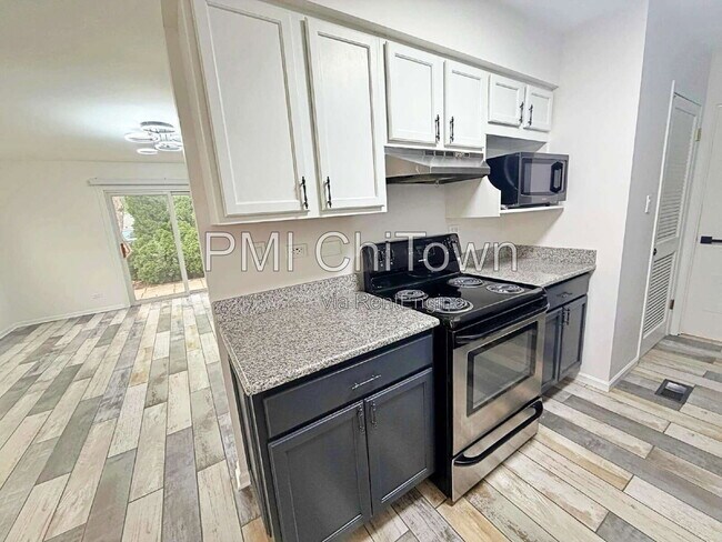 Building Photo - 440 Lear Ct