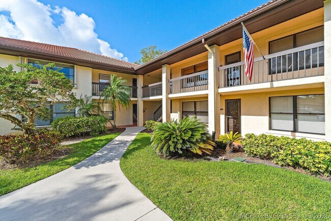 Foto del edificio - 671 SW South River Dr