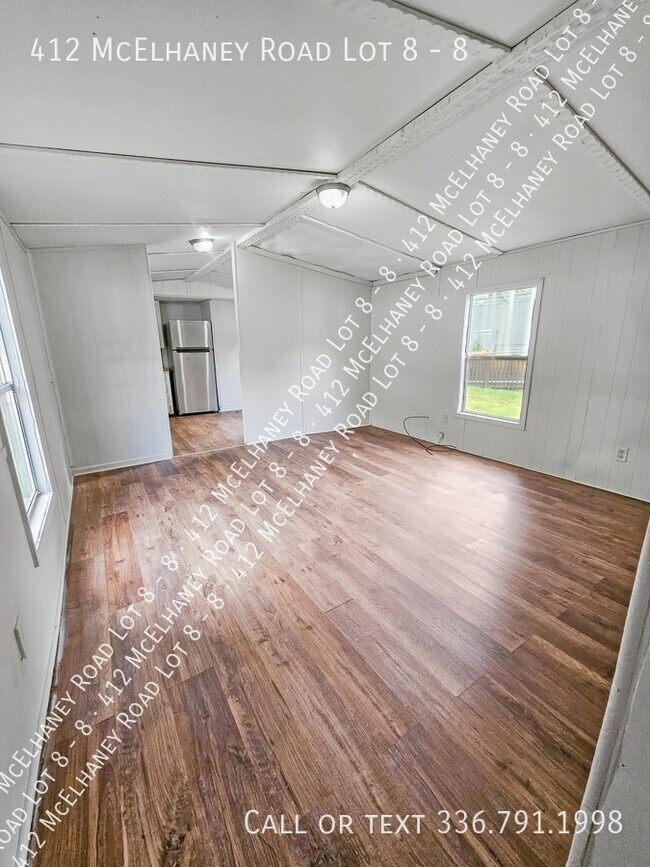 Foto del edificio - 412 McElhaney Rd
