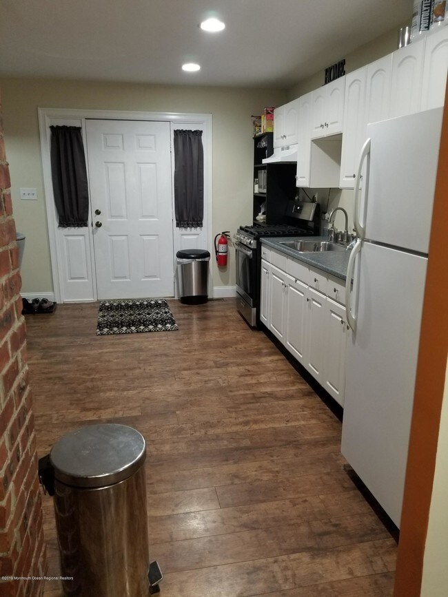 Foto del edificio - 124 Woodland Dr