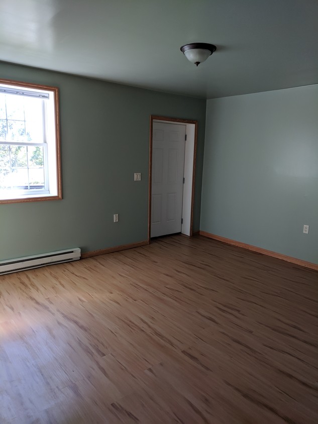 Living Room - 122 Bridge St