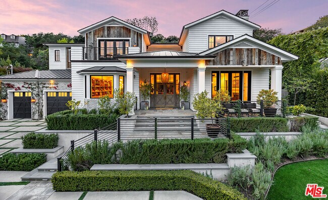 Building Photo - 2333 Mandeville Canyon Rd
