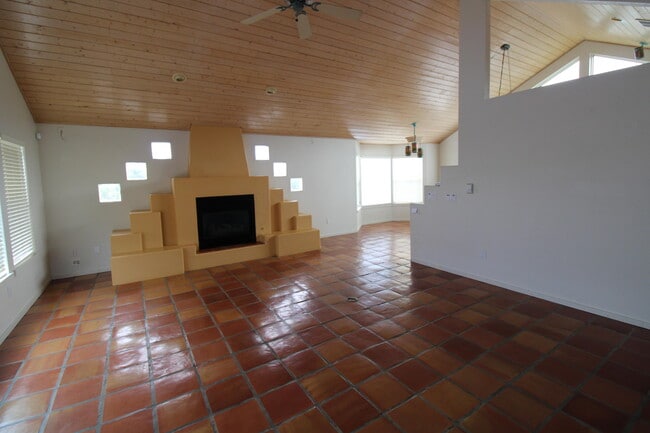 Foto del edificio - 7 Metate Dr