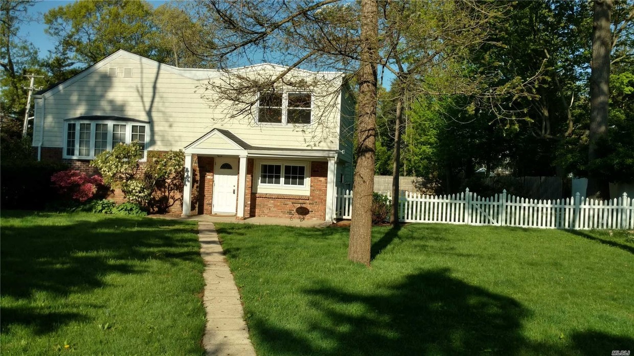 1 Magerus St, Huntington Station, NY 11746 Apartment for Rent in