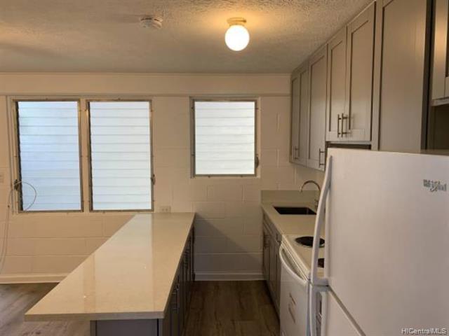 Building Photo - 1408 Lusitana St