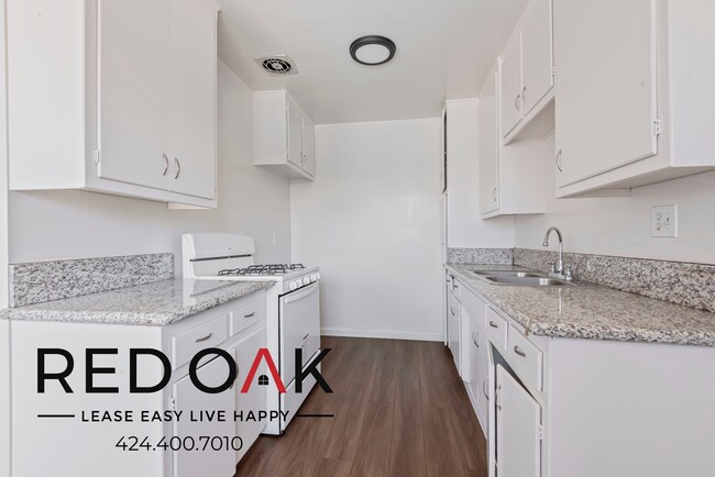 Building Photo - 9903 Belmont St