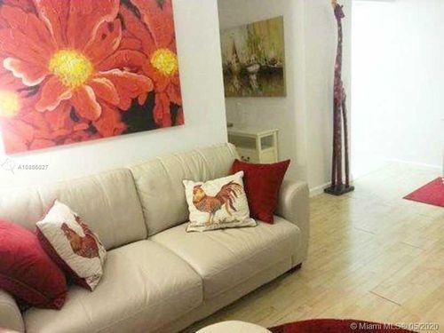 Foto del edificio - 750 Collins Ave