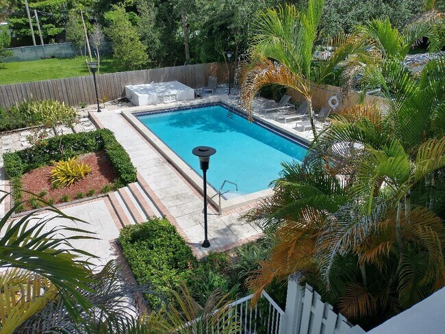 pool - 2545 S Bayshore Dr