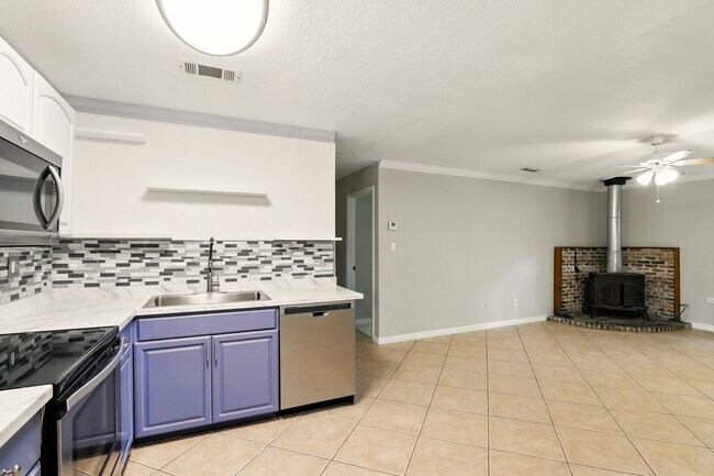 Foto del edificio - 1617 Acacia Rd