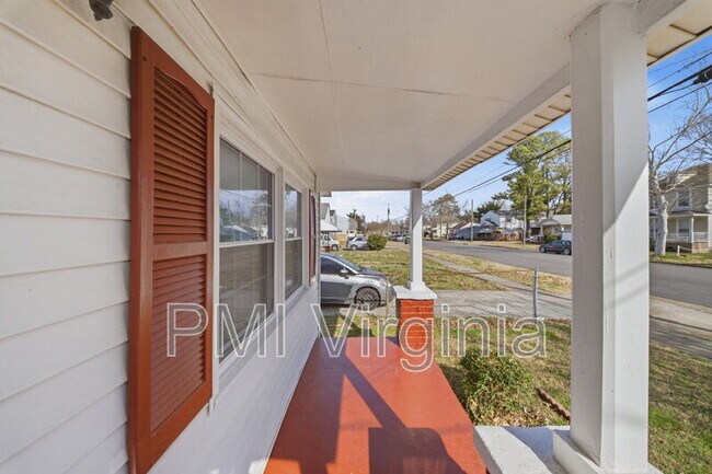 Foto del edificio - 2213 Maltby Ave