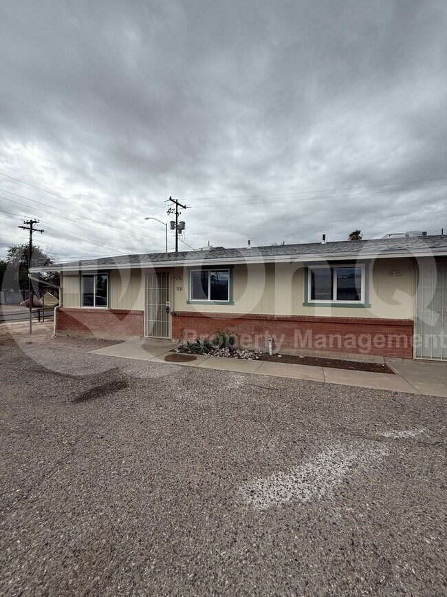 Foto del edificio - 1814 S Van Buren Ave