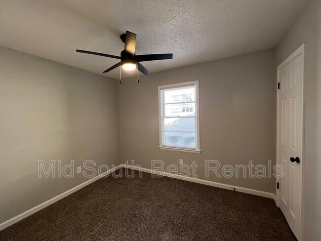 Foto del edificio - 3654 McDuff Ave