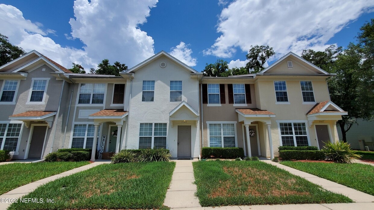 3543 Twisted Tree Ln, Jacksonville, FL 32216 House for Rent in