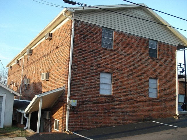 Foto del edificio - 308 NW Highland Ave