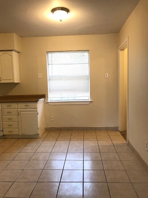 Building Photo - Cascade into Mesquite!!