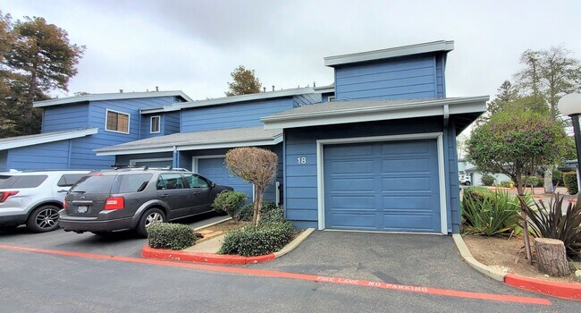 Foto del edificio - 2225 Exposition Dr