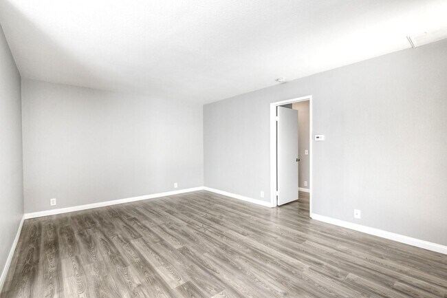 Foto del edificio - Bright One bedroom, one bath home in Mira Mesa!