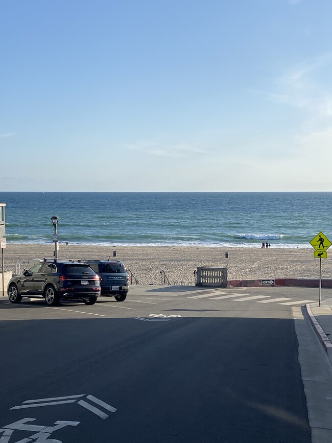 Beach Access - 117 Marine Ave