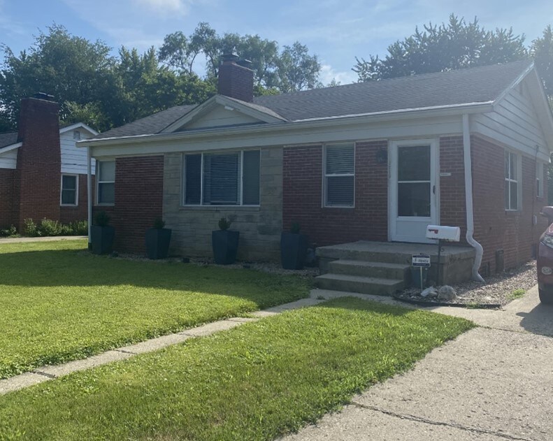 Foto principal - 1719 N Leland Ave