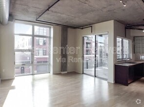 Building Photo - 2229 Blake St